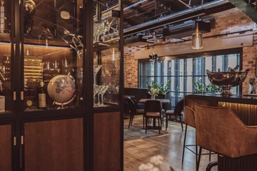 Restauracja Upper Deck w Hali Koszyki w Warszawie 