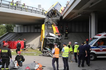 Miejsce wypadku autobusu w Warszawie 