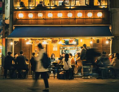 Miniatura: Kontrowersyjna tabliczka w turystycznym...