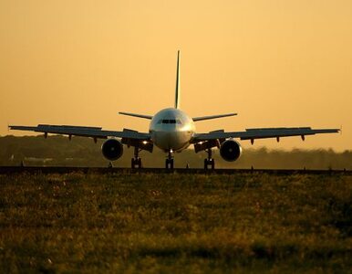 Miniatura: Boeing 777 musiał lądować w Warszawie....