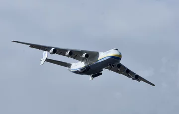 Lądowanie Antonowa An-225 