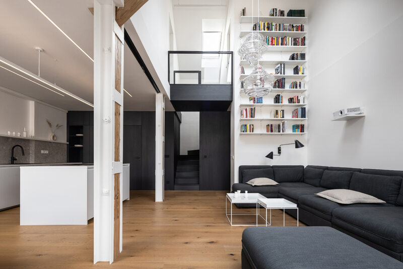 Mieszkanie na poddaszu, projekt Komon architekti