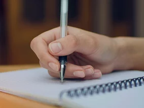 Miniatura: QUIZ ortograficzny. Zawalcz o tytuł mistrza