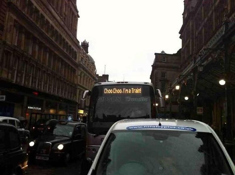 Autobus, który mówi: "Jestem pociągiem" 