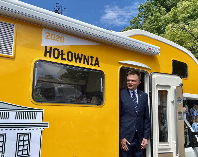 Miniatura: Kto stoi za Szymonem Hołownią? „To szalupa...
