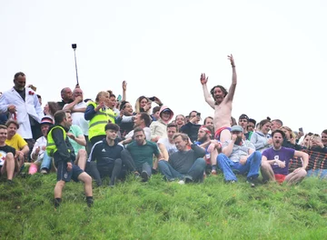 Zawody Cooper's Hill Cheese-Rolling and Wake w Gloucestershire 