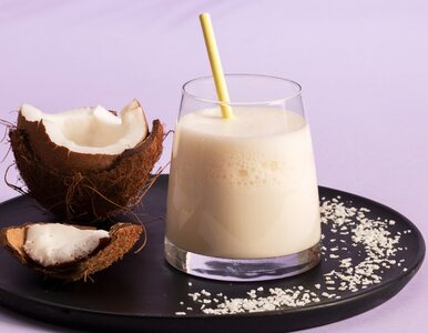 Miniatura: Odchudzający koktajl kokosowy z płatkami...