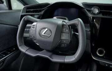 Lexus RZ 450e 