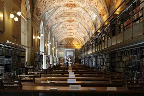Biblioteka Watykańska (fot. epicdash.com)