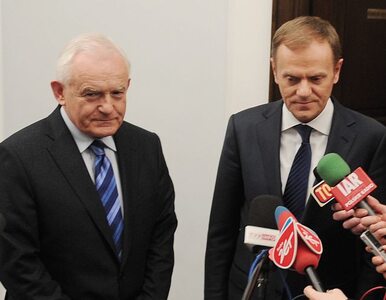 Miniatura: Polacy bardziej ufają Millerowi niż Tuskowi
