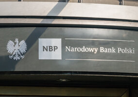 Miniatura: Zamach stanu w NBP? Członek zarządu reaguje