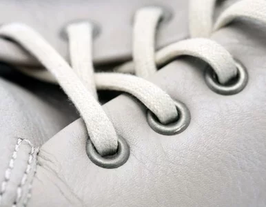 Miniatura: Dzieci nie potrafią zawiązać butów, ale...