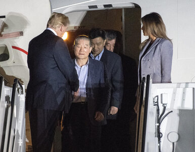Trzej więźniowie uwolnieni z Korei Północnej dolecieli do USA. Są...