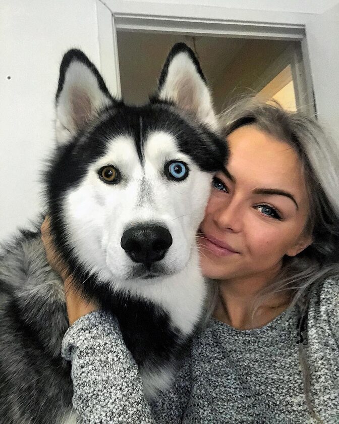 Sandra i jej husky o imieniu Jax 