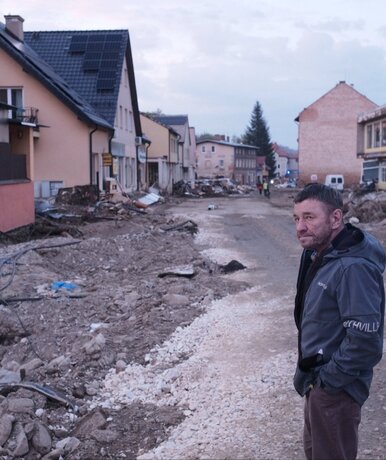 Miniatura: Alarmujące doniesienia ze zniszczonych w...