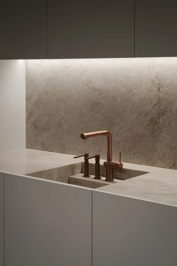 Minimalistyczne mieszkanie całe w bieli, KANDO ARCHITECTS Karolina Krawczyk 
