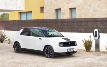 Honda e. Samochód elektryczny 