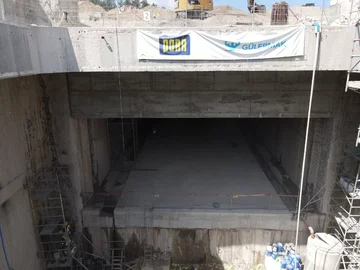 Prace na terenie budowy tunelu pod Świną 