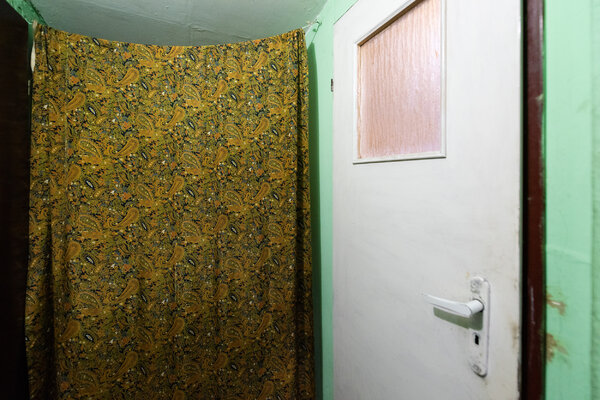 Miniatura: „Nasz nowy dom”. Rodzina żyje w bardzo...