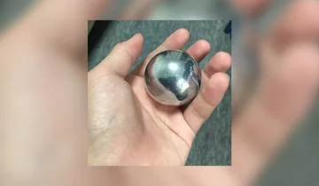 Kula po oczyszczeniu ściereczką 