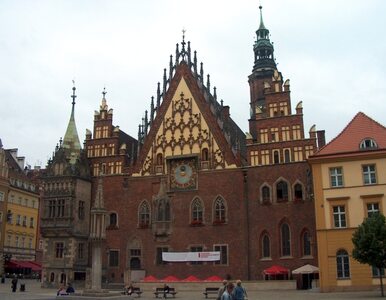 Miniatura: Wrocław jest zadłużony więc... weźmie kredyt