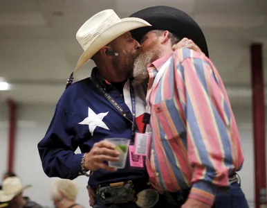 Miniatura: Tęczowe wykręcanie rąk