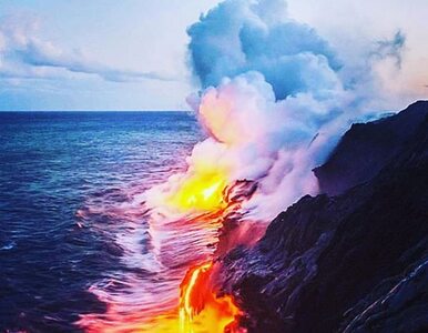 Miniatura: Lawa z wulkanu Kilauea zalewa wyspę na...