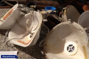 Maski należące do 79-latka 