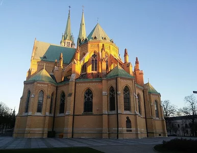 Miniatura: „Przecież ten cały kościół to biznes...