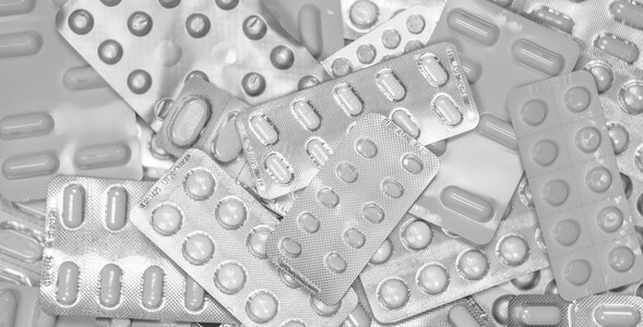 Miniatura: Innowacje i farmacja