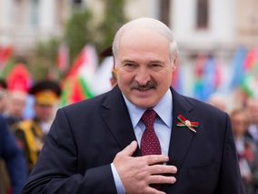 Łukaszenka w&nbsp;ośrodku dla&nbsp;migrantów koło Kuźnicy. „Właśnie...