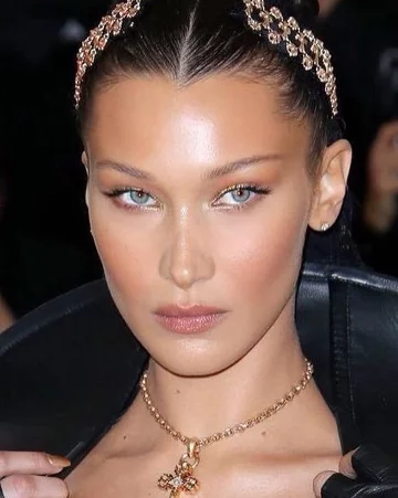 Bella Hadid 