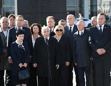 Miniatura: Afera i krzyki na miesięcznicy...