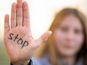 Miniatura: Fałszywe „leki”, celebryci i&nbsp;AI....