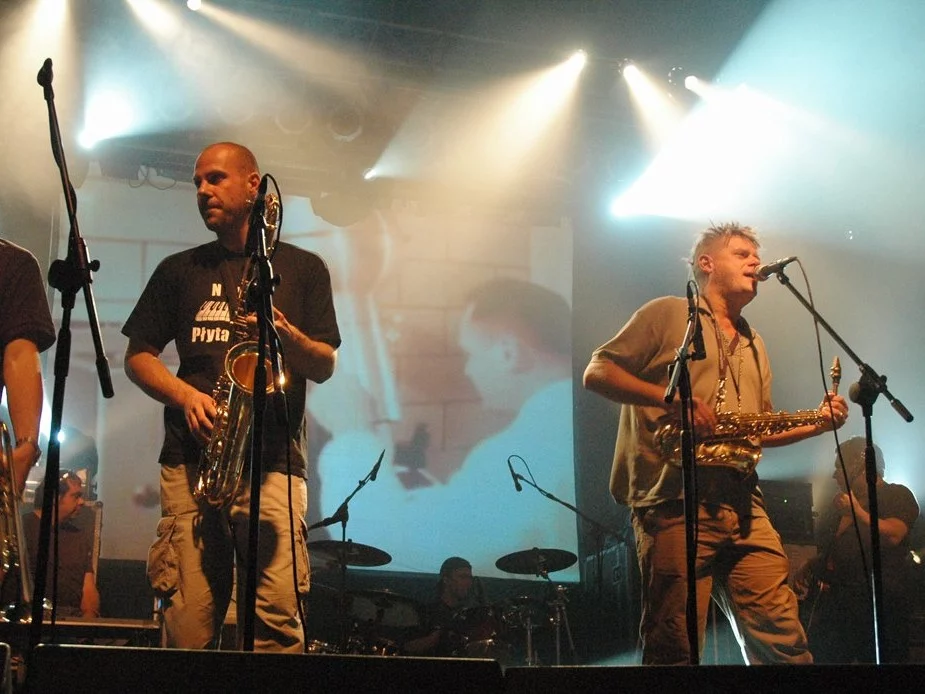 Pamiętasz muzyczne hity lat 90.? Pytamy o polskie przeboje