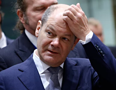 Miniatura: Scholz wyciąga lufę z piasku. Jak zmuszamy...