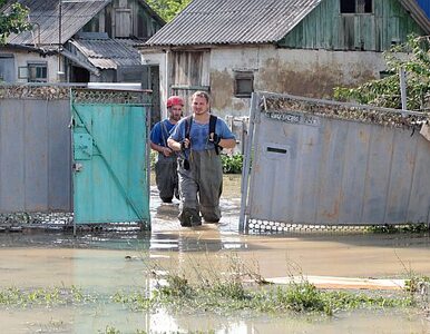 Miniatura: Rosja: dymisje po tragicznej powodzi....