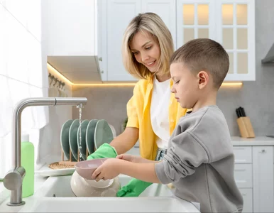 Miniatura: Po latach ZUS domaga się od matek zwrotu...