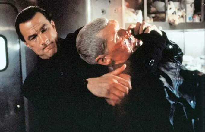 Kadr z filmu „Liberator 2”, Steven Seagal