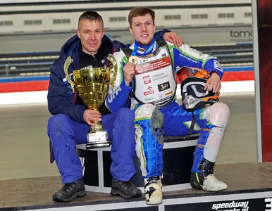 Miniatura: To nie żart. W Rosji wręczano karabiny...