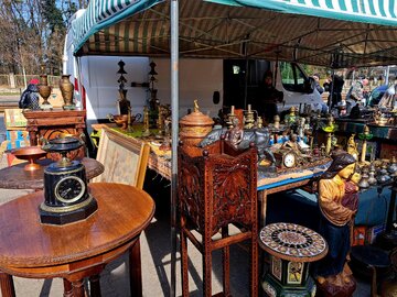 Bazar staroci na&nbsp;Kole w&nbsp;Warszawie