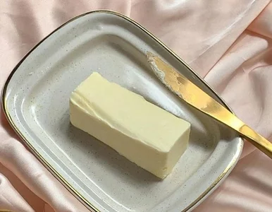 Miniatura: Ceny dobrego masła spadają w Biedronce jak...