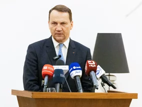 Miniatura: Sikorski odpowiada na groźby Pieskowa:...
