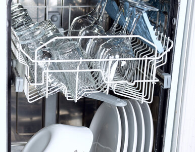 Miniatura: Dodałam dwie łyżki do zmywarki. Szkło...