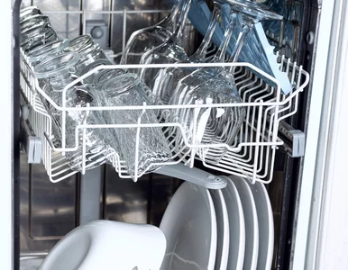 Miniatura: Dodałam dwie łyżki do zmywarki. Szkło...