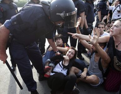 Miniatura: Hiszpania: policja starła się z młodzieżą....