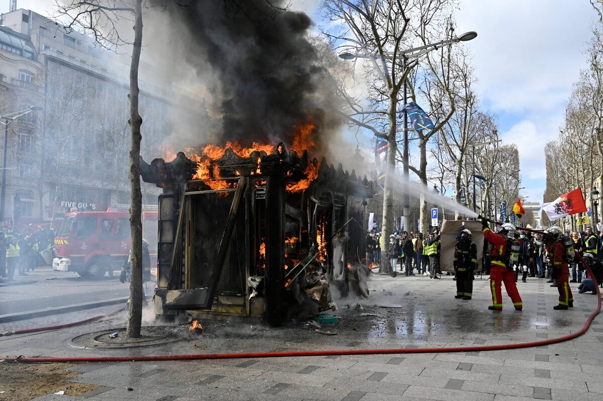 Protest „żółtych kamizelek” w Paryżu 16 marca 