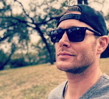 Jensen Ackles 9. miejsce przypadło aktorowi znanemu m.in. z serialu "Siódme niebo".