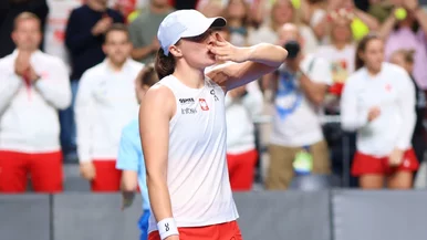 Miniatura: Iga Świątek poprowadziła Polskę do...