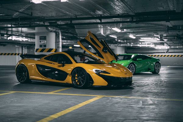 Miniatura: Wystawa Ikony Motoryzacji w Fabryce...